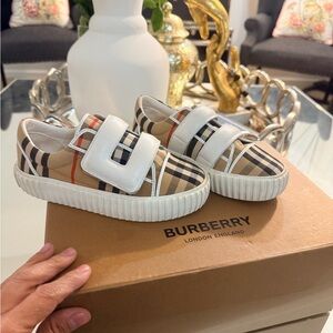 Burberry Kids Nova Check Velcro Sneakers in Beige and White